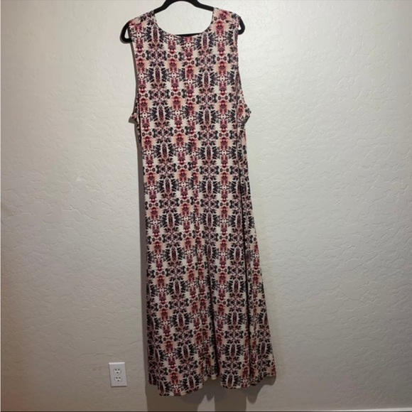 Summer Sleeveless Dress - Picture 2 of 3